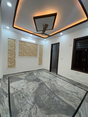 Room in 4 BHK Builder Floor at Green Fields Colony – for Sale