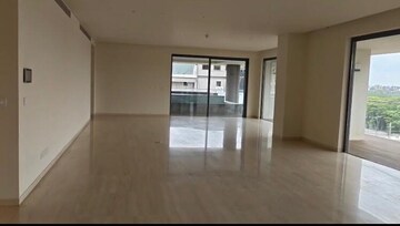 Room in 5 BHK Apartment at Embassy Lake Terrace, Hebbal – for Rent
