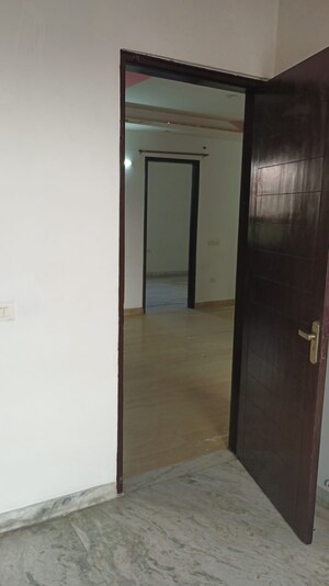 Room in 2 BHK Builder Floor at Green Fields Colony – for Sale