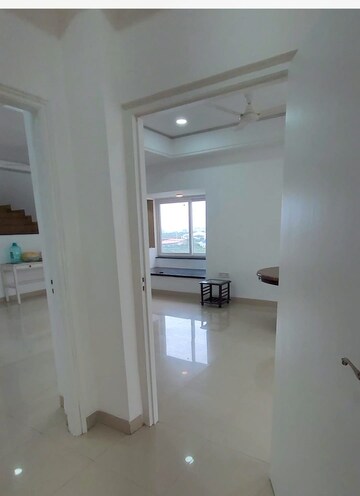 Room in 4 BHK Apartment at Hill Ridge Springs, Gachibowli – for Rent
