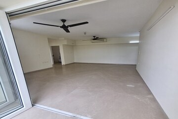 Room in 2 BHK Apartment at Godrej The Trees, Vikhroli East – for Rent