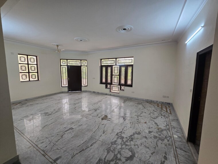 Room, green fields colony 4 Bedroom 2105 Sq.Ft. Builder Floor In Green Fields Colony Faridabad 9030249