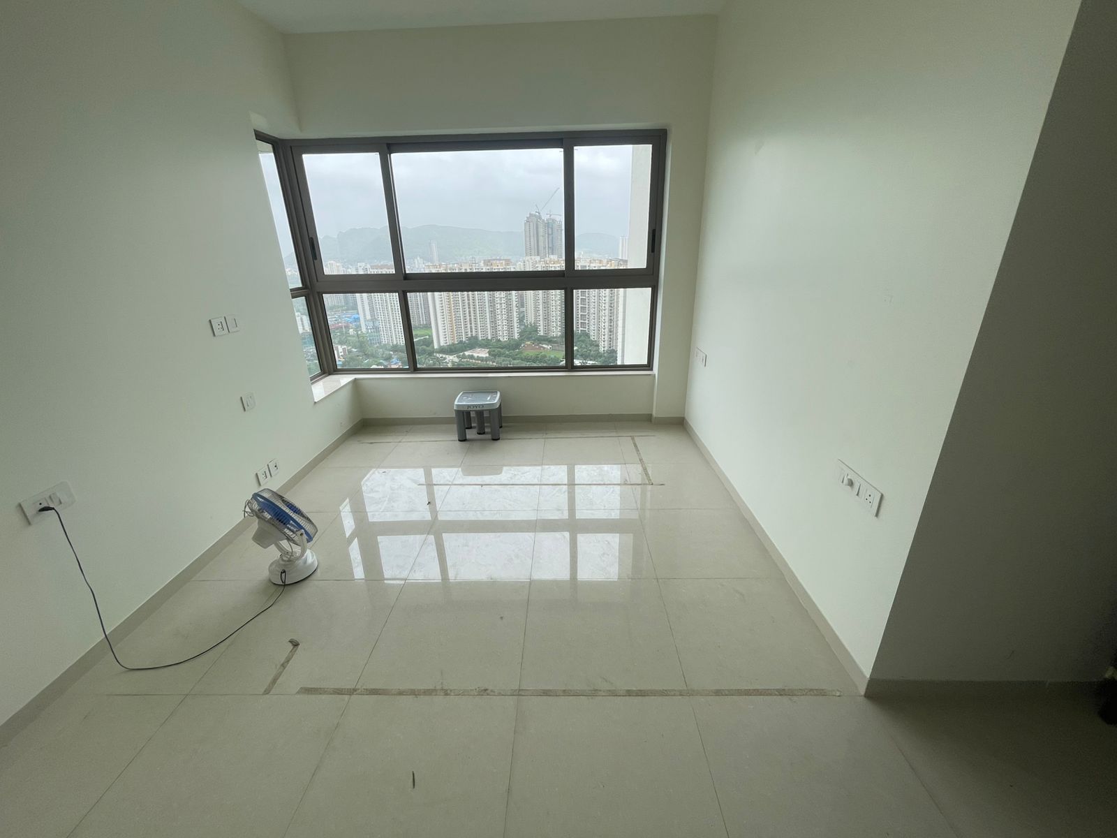 2 BHK + Pooja Room Apartment For Rent in Kalpataru Paramount