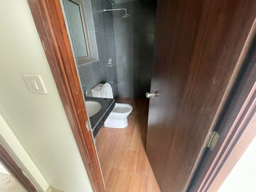 Furnished Amenities in 2 BHK Apartment at Kalpataru Paramount, Kapur Bawdi – for Rent