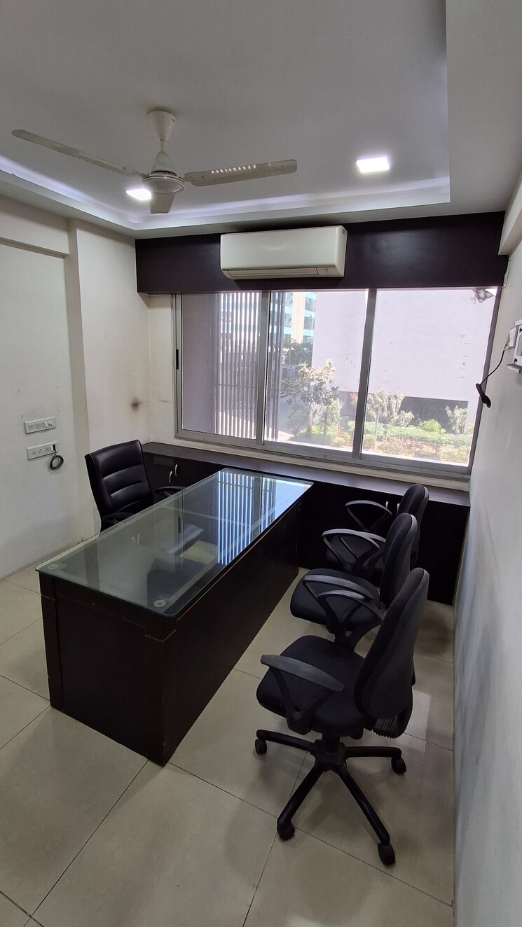 Team Area, titanium-city-centre Commercial Office Space 373 Sq.Ft. In Satellite Ahmedabad 9030246
