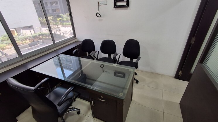 Team Area, titanium-city-centre Commercial Office Space 373 Sq.Ft. In Satellite Ahmedabad 9030246