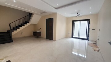 Room in 4 BHK Villa at Dumartarai – for Rent