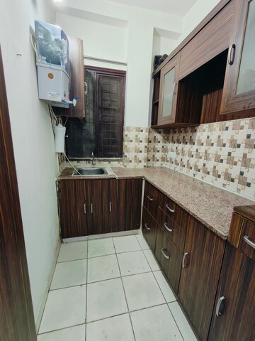 Kitchen in 1 BHK Builder Floor at Sushant Vyapaar Kendra, Sector 43 – for Rent