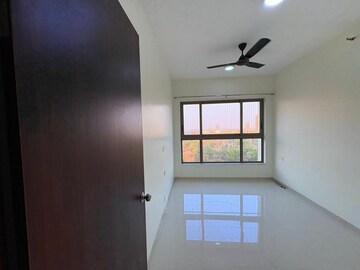 Building Lobby in 2 BHK Apartment at Kalpataru Paramount, Kapur Bawdi – for Rent