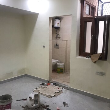 Room in 2 BHK Builder Floor at Lajpat Nagar I – for Rent