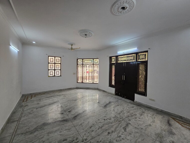 Room, green fields colony 4 Bedroom 2315 Sq.Ft. Builder Floor In Green Fields Colony Faridabad 9030305