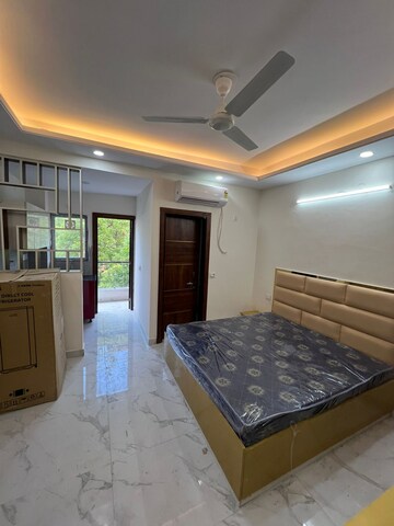1 RK Builder Floor For Rent in Sushant Vyapaar Kendra, Sector 43