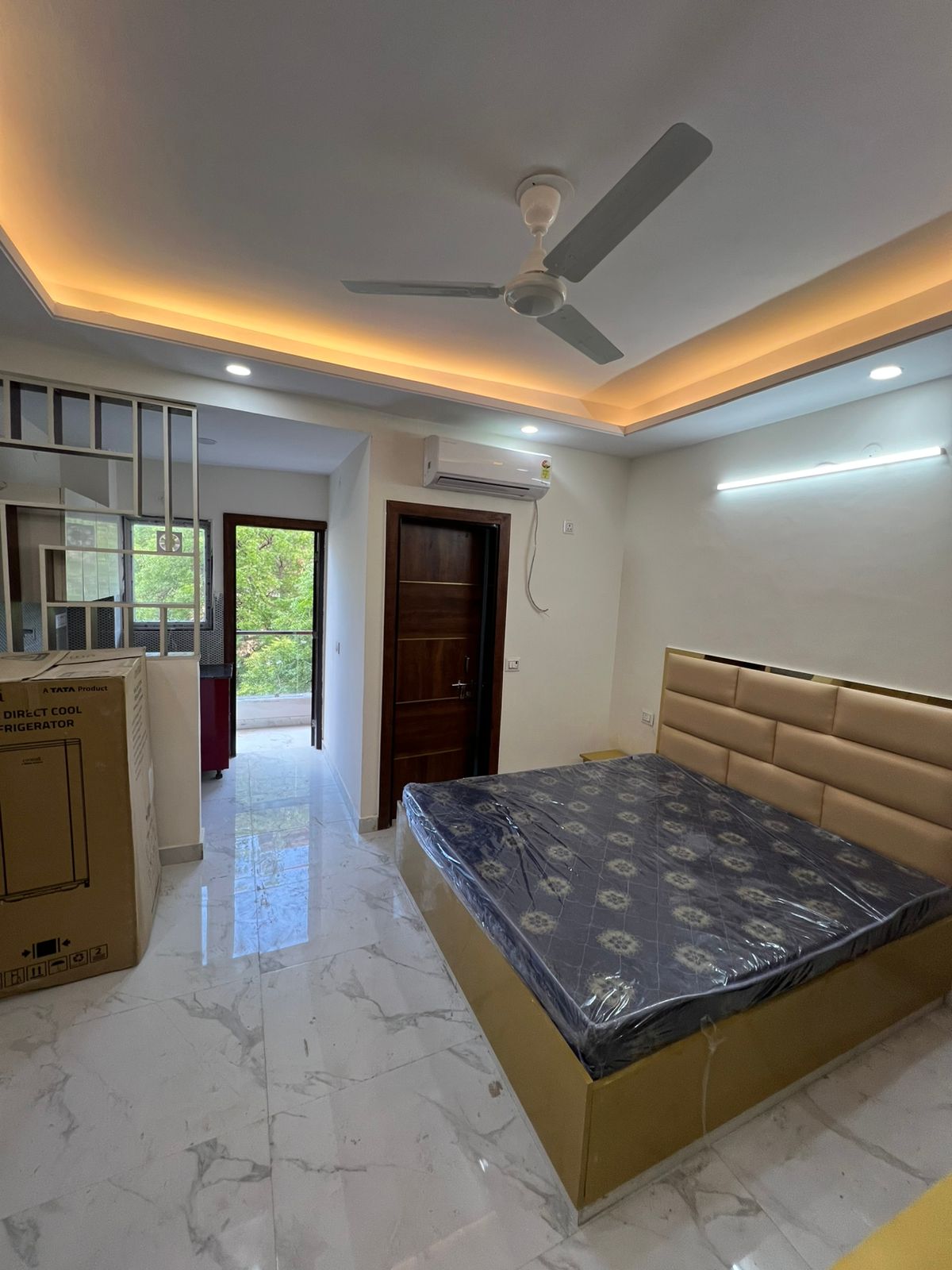 1 RkBuilder Floor For Rent in Sushant Vyapaar Kendra