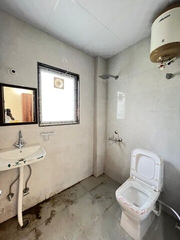 Bathroom in 1 RK Builder Floor at Sushant Vyapaar Kendra, Sector 43 – for Rent