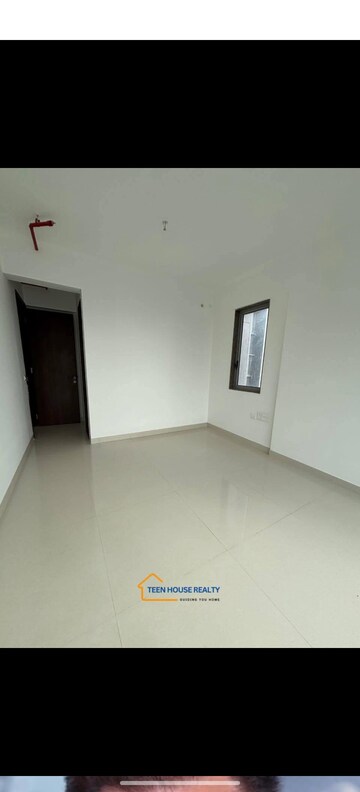 Room in 2 BHK Apartment at Sunteck City Avenue 4, Goregaon West – for Rent
