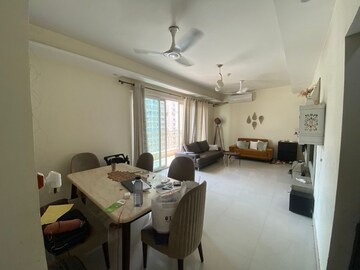 Team Area in 3 BHK Apartment at Mahagun Mirabella, Sector 79 – for Rent