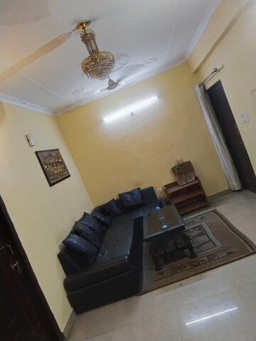Living Room in 3 BHK Apartment at Gomti Nagar – for Rent