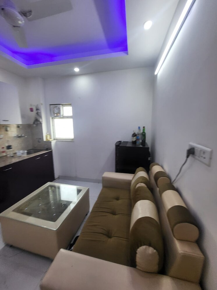 Team Area, sushant-vyapaar-kendra 1 Bedroom 623 Sq.Ft. Builder Floor In Sector 43 Gurgaon 9030351