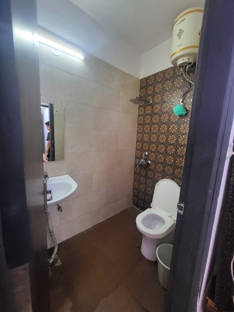 Bathroom, sushant-vyapaar-kendra 1 Bedroom 623 Sq.Ft. Builder Floor In Sector 43 Gurgaon 9030351