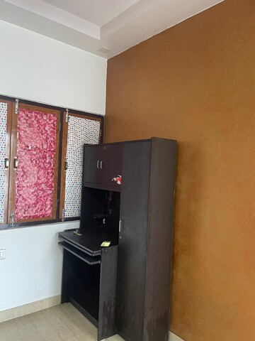 Furnished Amenities in 1 RK Builder Floor at Vipul Khand – for Rent