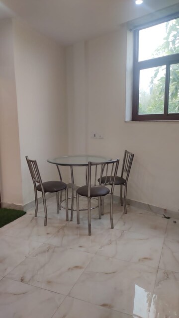 Gym in 1 BHK Builder Floor at Sushant Vyapaar Kendra, Sector 43 – for Rent
