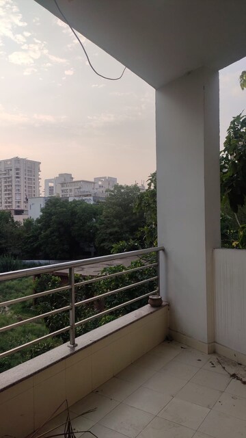 Balcony in 1 BHK Builder Floor at Sushant Vyapaar Kendra, Sector 43 – for Rent