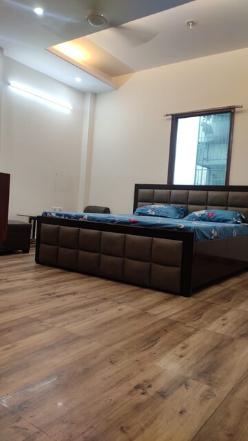 Bedroom in 1 BHK Builder Floor at Sushant Vyapaar Kendra, Sector 43 – for Rent