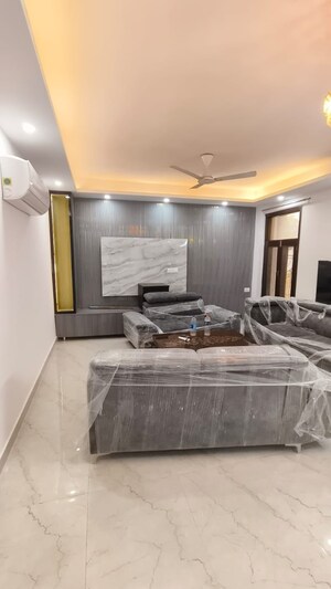 Bedroom in 3 BHK Builder Floor at Saket – for Sale