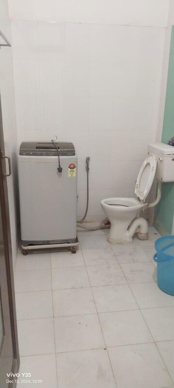 Bathroom in 1 RK Builder Floor at Gomti Nagar – for Rent