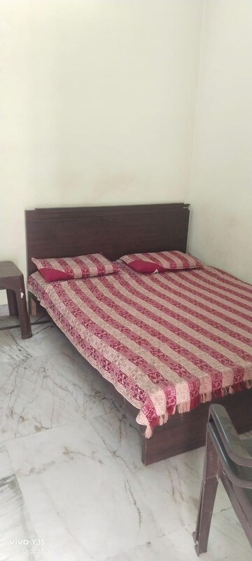 Bedroom in 1 RK Builder Floor at Gomti Nagar – for Rent