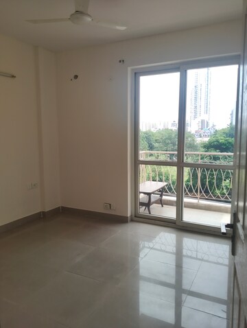 Room in 2.5 BHK Apartment at BPTP Park Prime, Sector 66 – for Rent