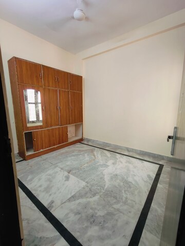 1 BHK Builder Floor For Rent in Sushant Vyapaar Kendra, Sector 43