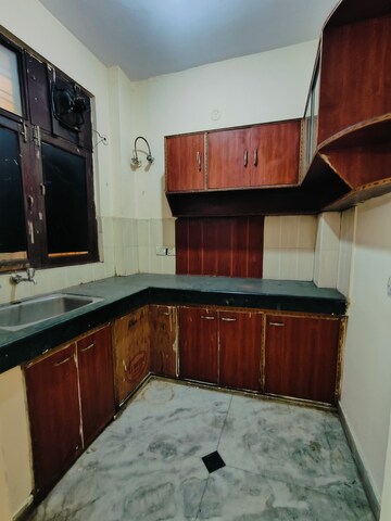 Kitchen in 1 BHK Builder Floor at Sushant Vyapaar Kendra, Sector 43 – for Rent