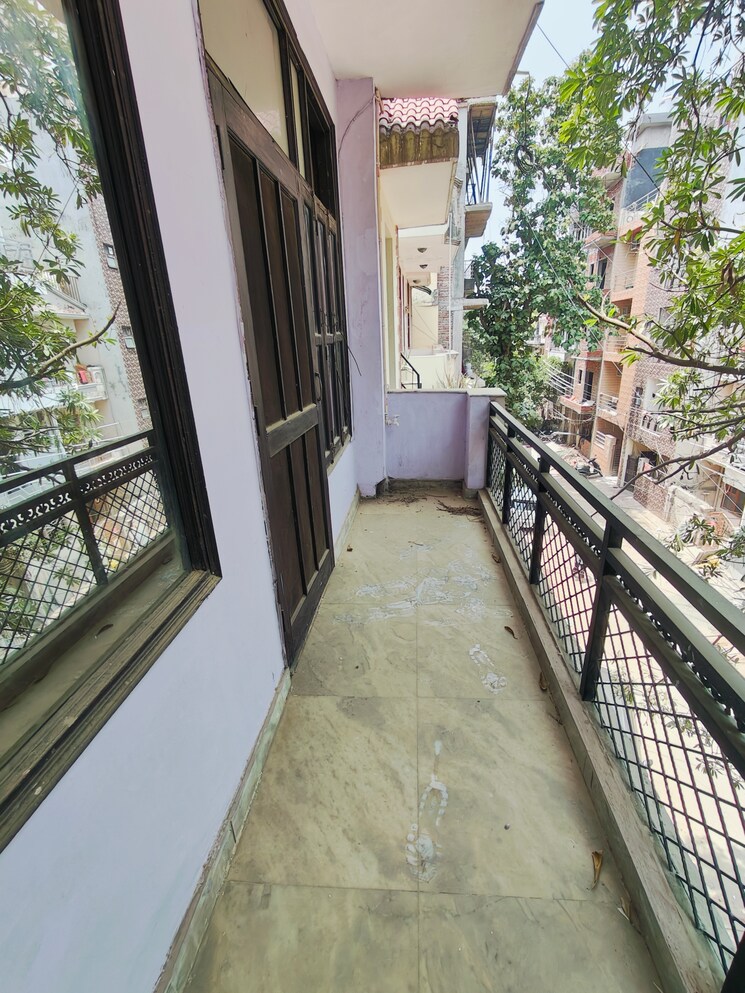 Balcony, sushant-vyapaar-kendra 1 Bedroom 550 Sq.Ft. Builder Floor In Sector 43 Gurgaon 9030378