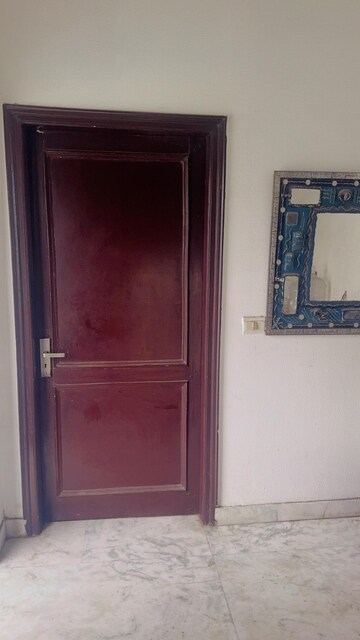 Room in 2 BHK Independent House at RWA Apartments Sector 40, Sector 40 – for Rent