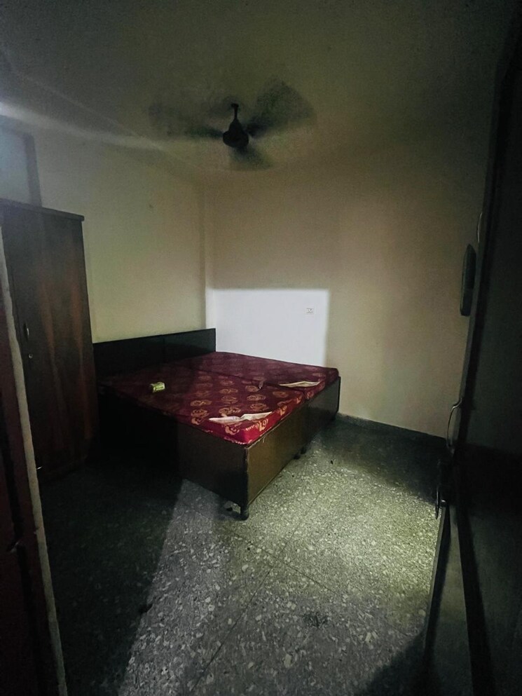 Bedroom, sushant-vyapaar-kendra 1.5 Bedroom 560 Sq.Ft. Builder Floor In Sector 43 Gurgaon 9030390