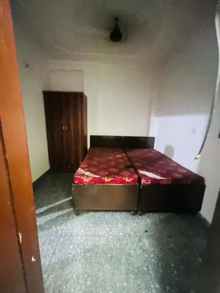 Bedroom, sushant-vyapaar-kendra 1.5 Bedroom 560 Sq.Ft. Builder Floor In Sector 43 Gurgaon 9030390