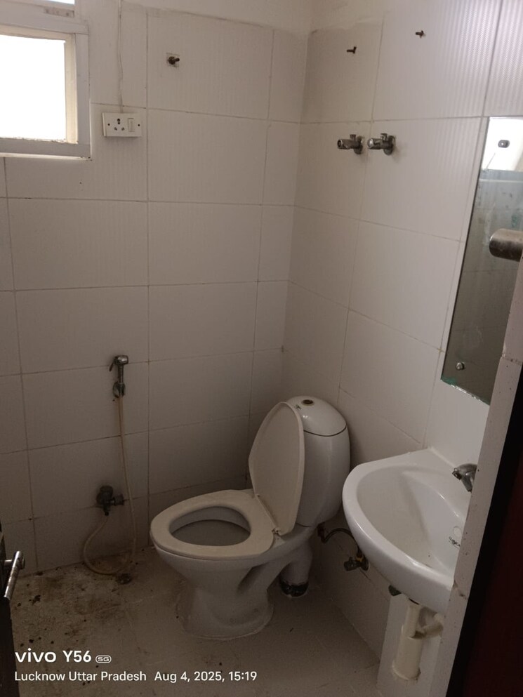Bathroom, omaxe-residency 3 Bedroom 1650 Sq.Ft. Apartment In Gomti Nagar Lucknow 9030433