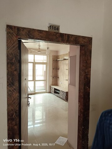 Room in 3 BHK Apartment at Omaxe Residency, Gomti Nagar – for Rent
