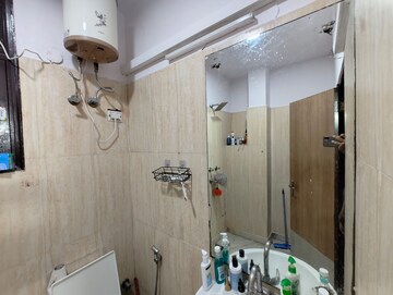 Bathroom in 2 BHK Builder Floor at M3M Atrium, Sector 57 – for Rent