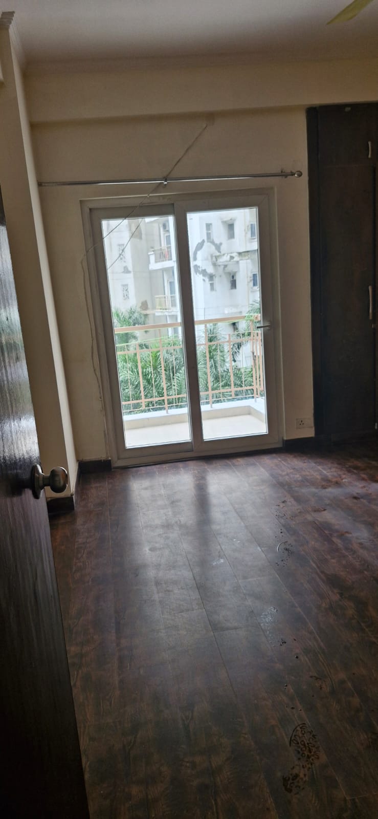 3 BHK + Extra Room Apartment For Rent in Antriksh Golf View