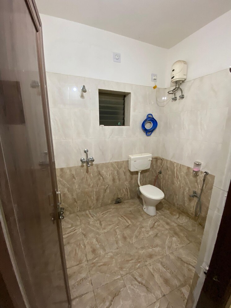 Bathroom, veera desai industrial estate 5 Bedroom 1822 Sq.Ft. Builder Floor In Veera Desai Industrial Estate Mumbai 9030466