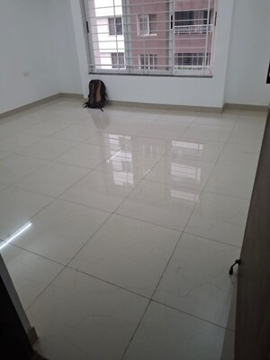 Room in 2 BHK Apartment at Amanora Victory Towers, Hadapsar – for Rent