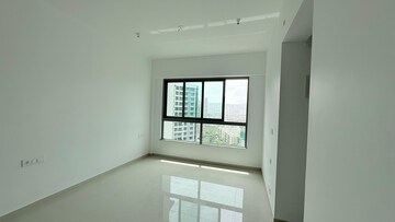 Room in 2 BHK Apartment at Kalpataru Immensa, Kolshet Road – for Rent