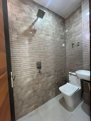 Bathroom in 2 BHK Builder Floor at Dwarka – for Rent