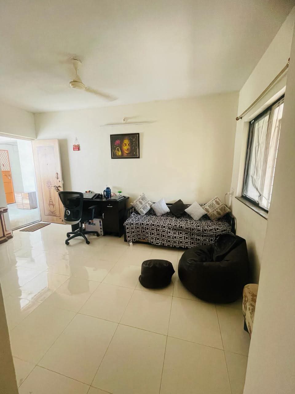 2 BHK + Servant Room Apartment For Rent in Magarpatta City Erica