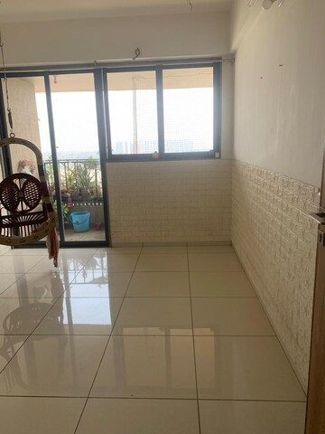 Room in 2.5 BHK Apartment at Shela – for Rent