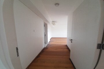 Room in 2 BHK Apartment at Godrej The Trees, Vikhroli East – for Sale