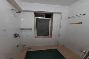 Room in 2 BHK Apartment at Godrej The Trees, Vikhroli East – for Sale
