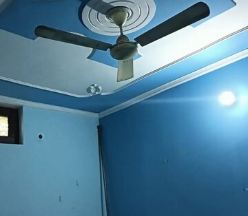 Furnished Amenities in 2 BHK Builder Floor at Laxmi Nagar – for Rent